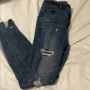 American Eagle distressed stretch skinny jeans 6
